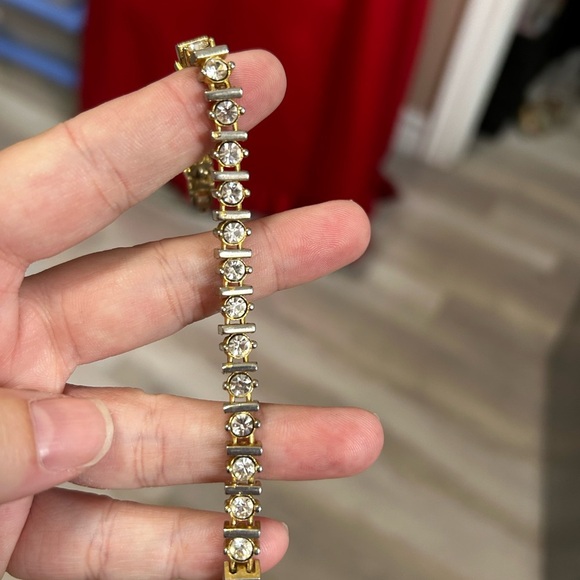 4/$100 rhinestone Elegant Gold and Silver Bracelet 7 inches 😎 - Picture 5 of 7